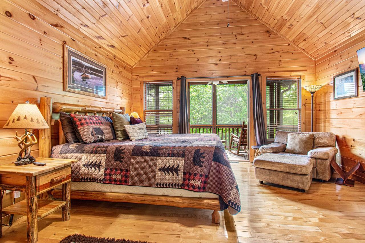 Incredible Views! - Pet Friendly - Aska Adventure Area - Bearfoot Bungalow Blue Ridge Bagian luar foto