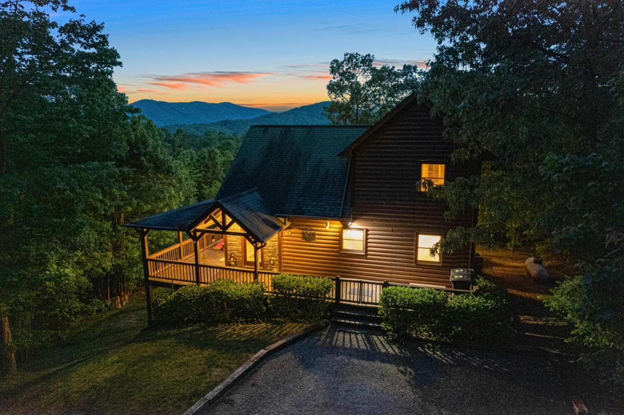 Incredible Views! - Pet Friendly - Aska Adventure Area - Bearfoot Bungalow Blue Ridge Bagian luar foto