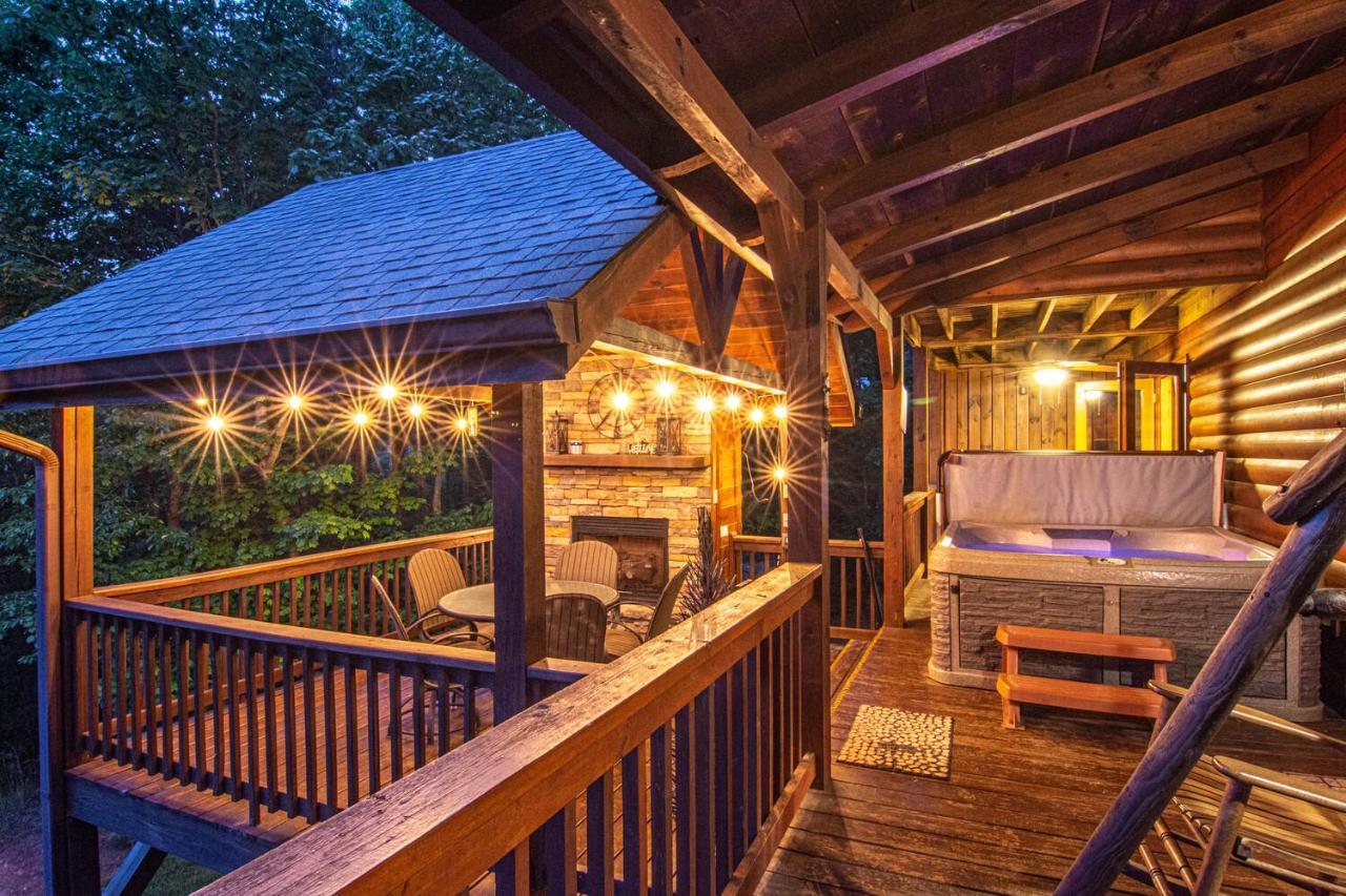 Incredible Views! - Pet Friendly - Aska Adventure Area - Bearfoot Bungalow Blue Ridge Bagian luar foto