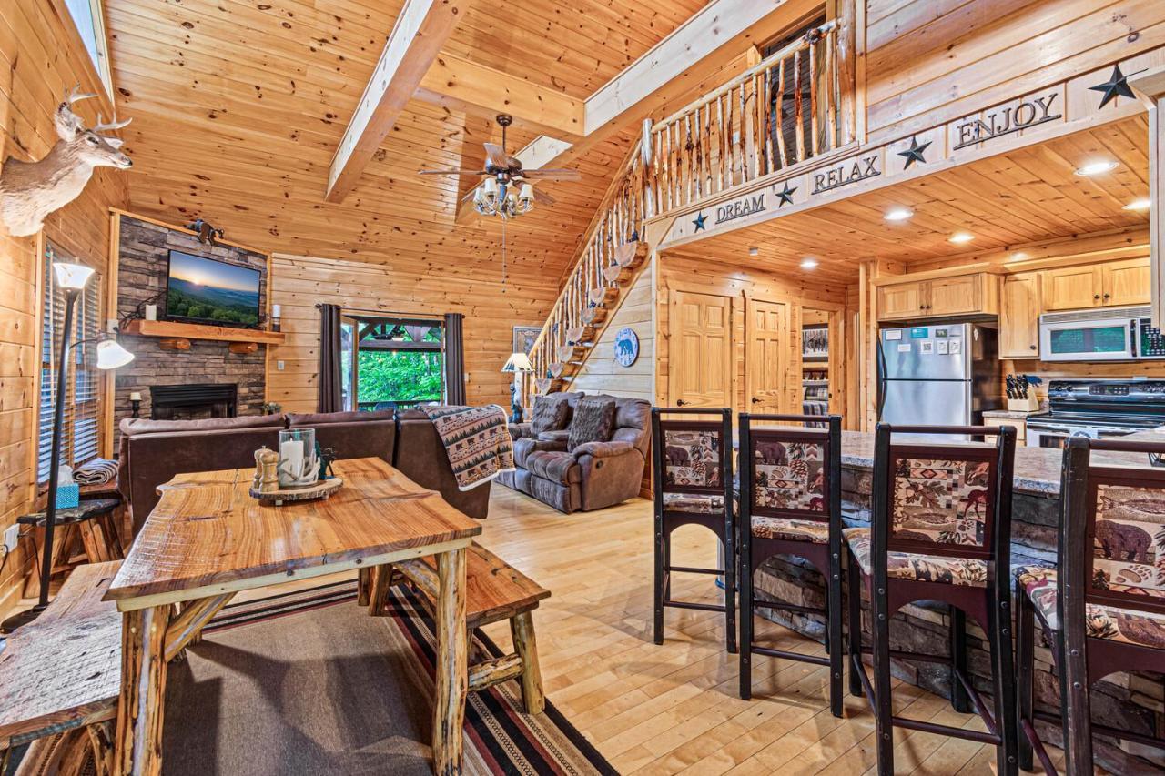 Incredible Views! - Pet Friendly - Aska Adventure Area - Bearfoot Bungalow Blue Ridge Bagian luar foto