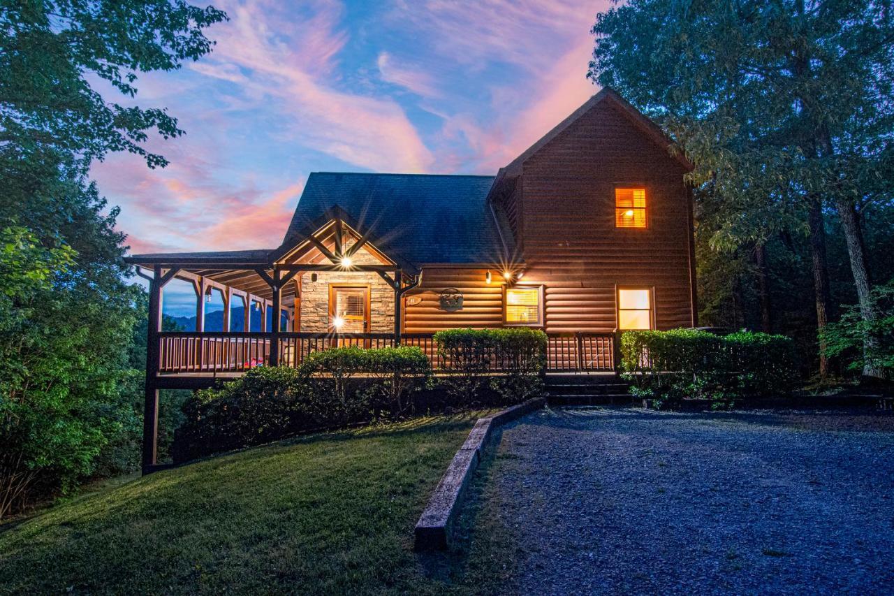 Incredible Views! - Pet Friendly - Aska Adventure Area - Bearfoot Bungalow Blue Ridge Bagian luar foto