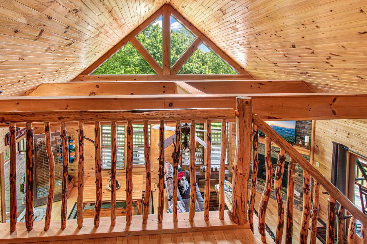 Incredible Views! - Pet Friendly - Aska Adventure Area - Bearfoot Bungalow Blue Ridge Bagian luar foto