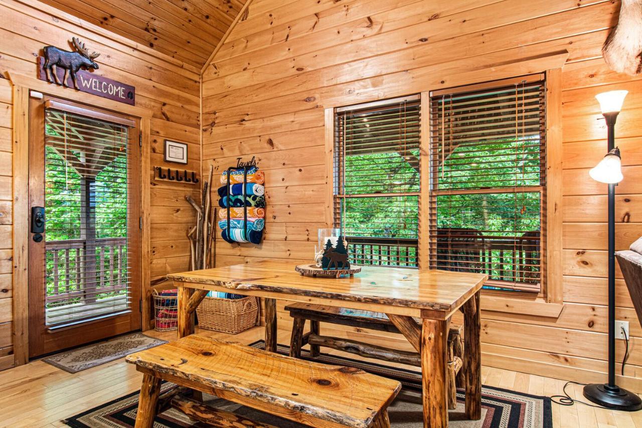 Incredible Views! - Pet Friendly - Aska Adventure Area - Bearfoot Bungalow Blue Ridge Bagian luar foto