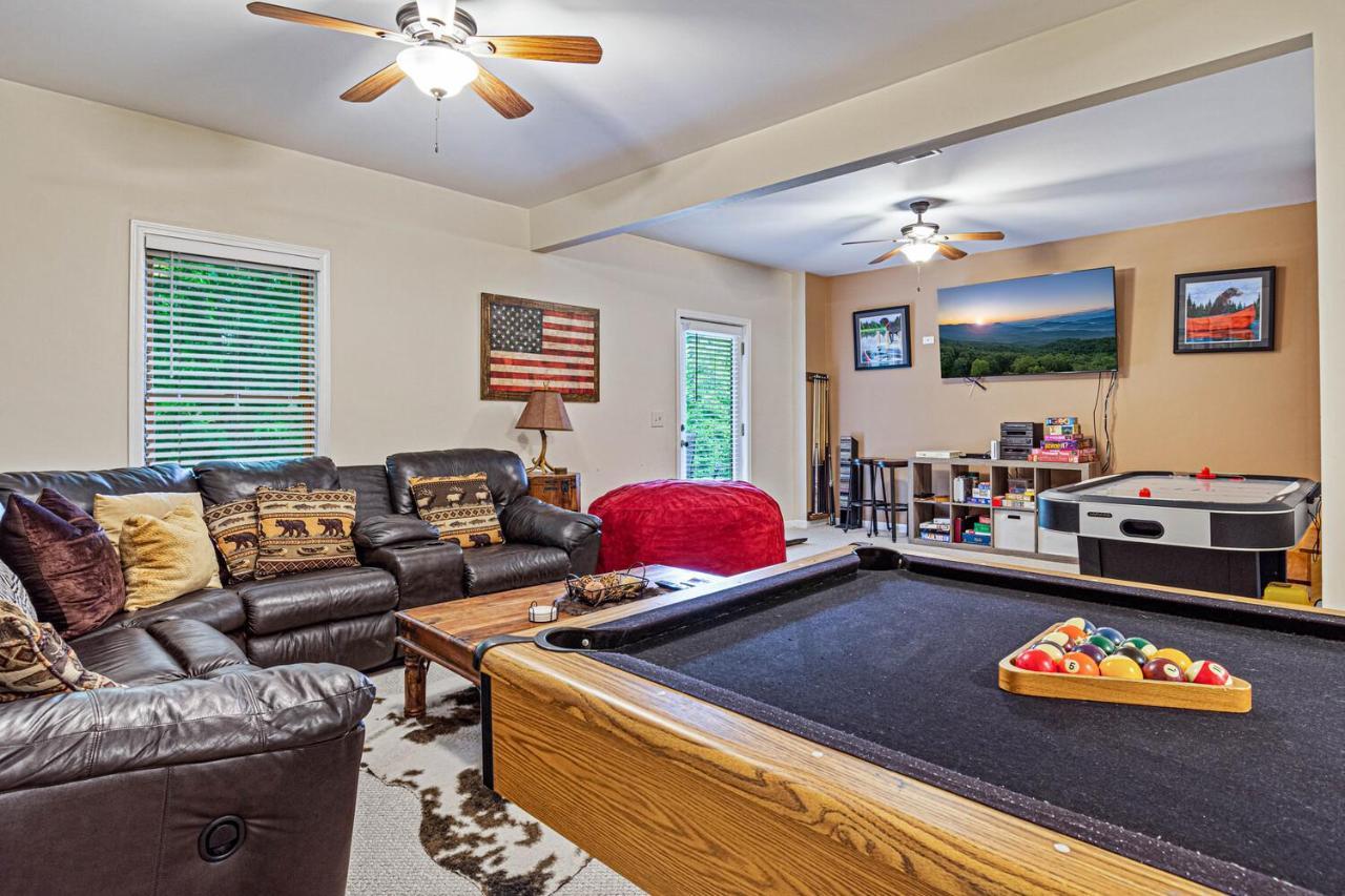 Incredible Views! - Pet Friendly - Aska Adventure Area - Bearfoot Bungalow Blue Ridge Bagian luar foto